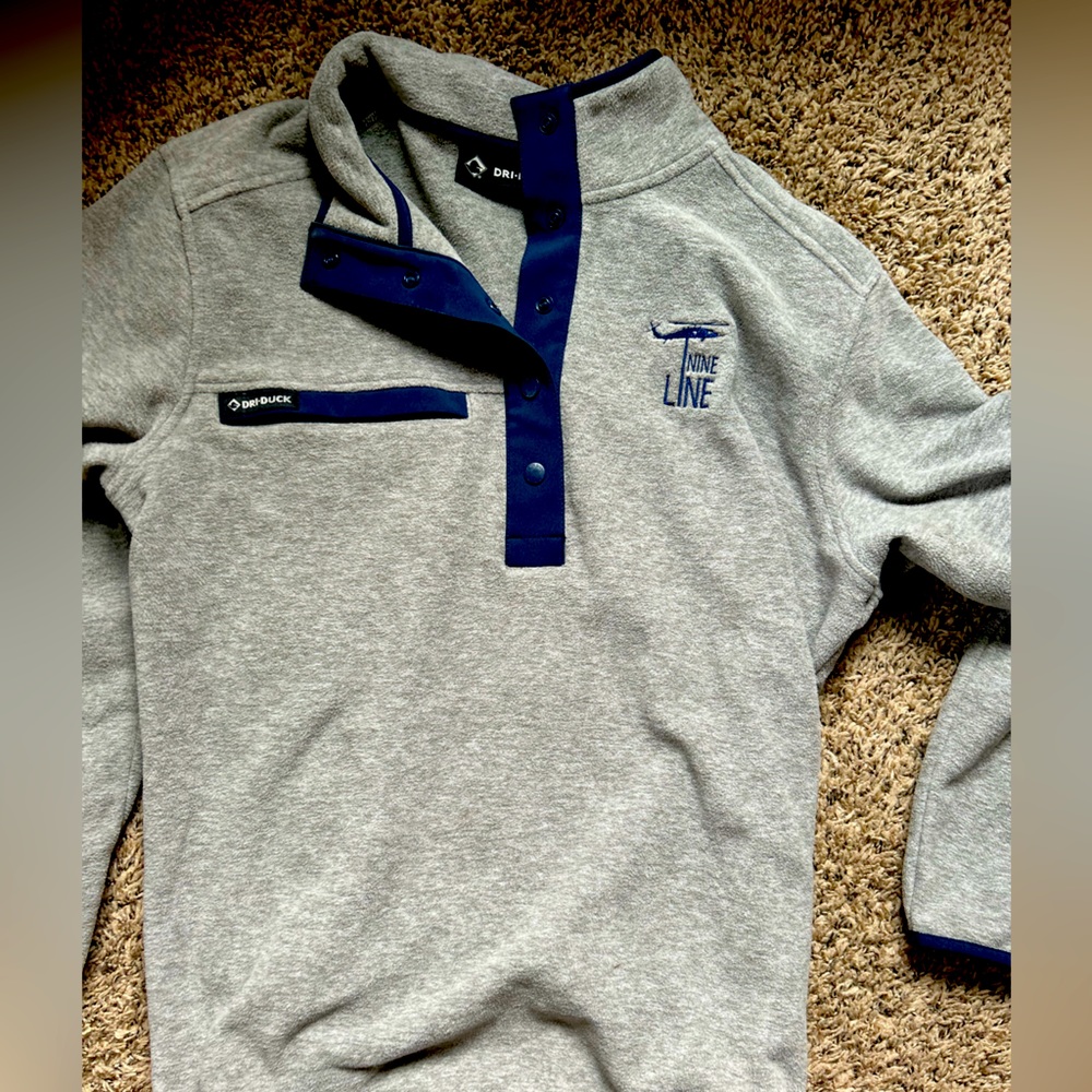 Nine Line Pullover